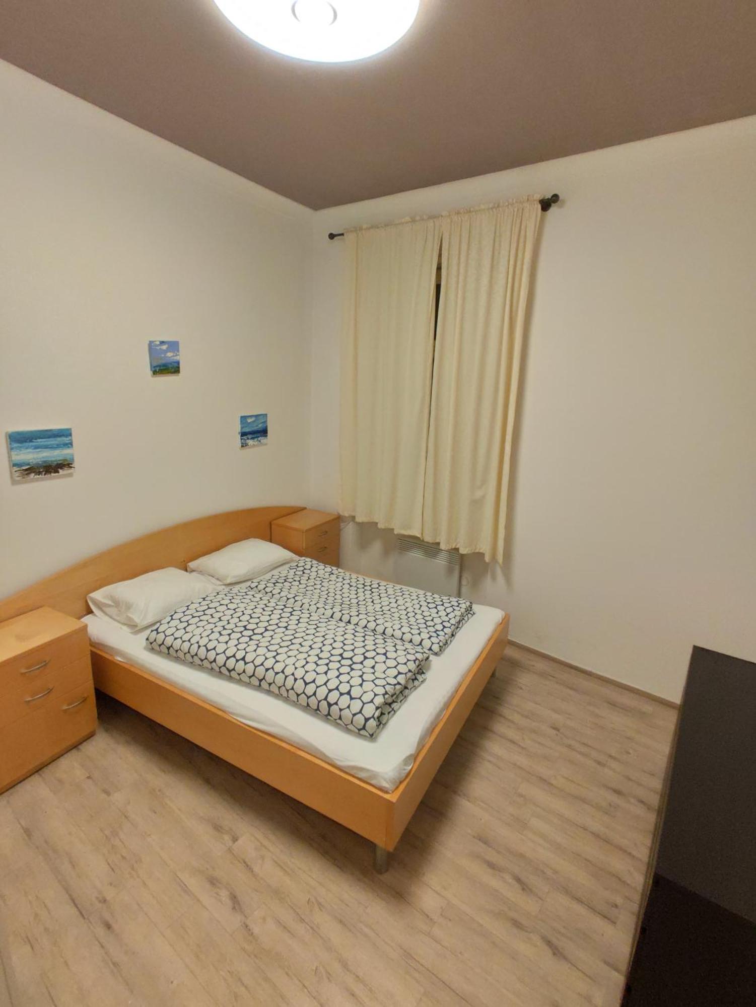 Cozygem House 2 Mins Walk Charles Bridge Сasa de vacaciones Praga